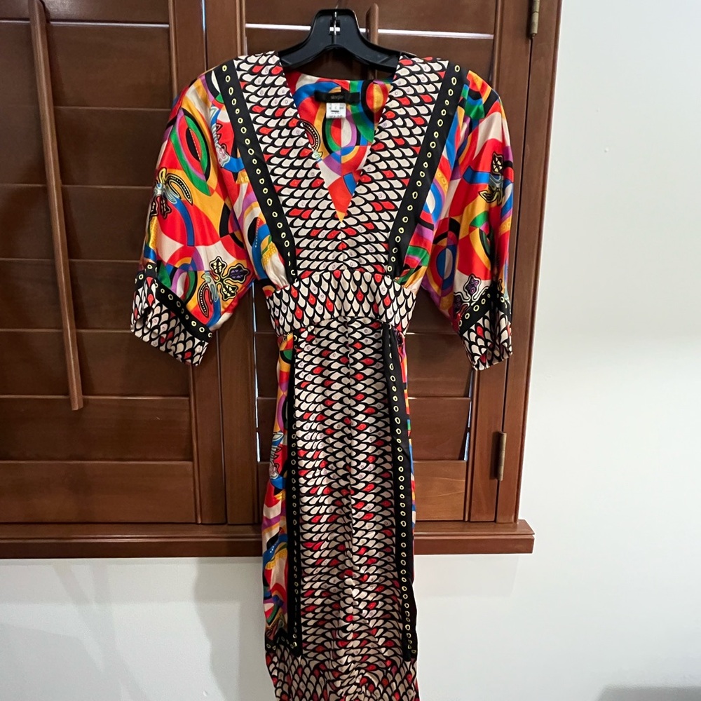 “Single” Silk Multi Color Short Sleeve Dress Sz.Small.